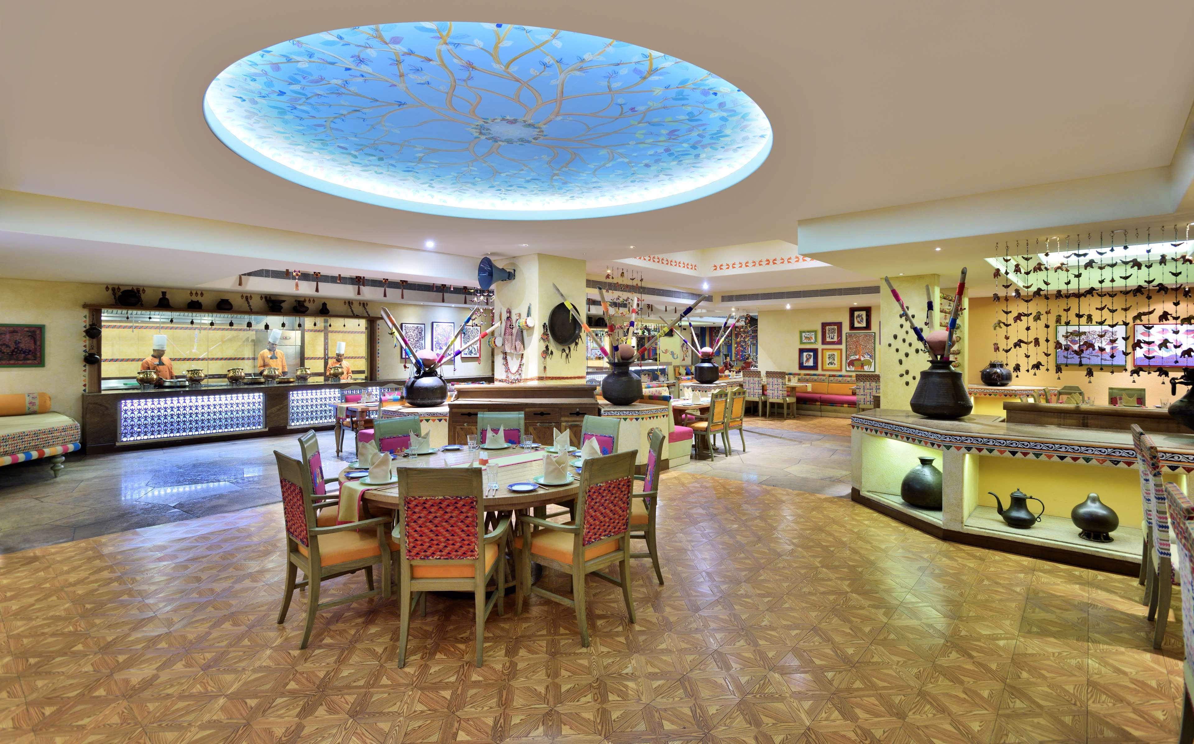 Radisson Blu Hotel, Indore Buitenkant foto
