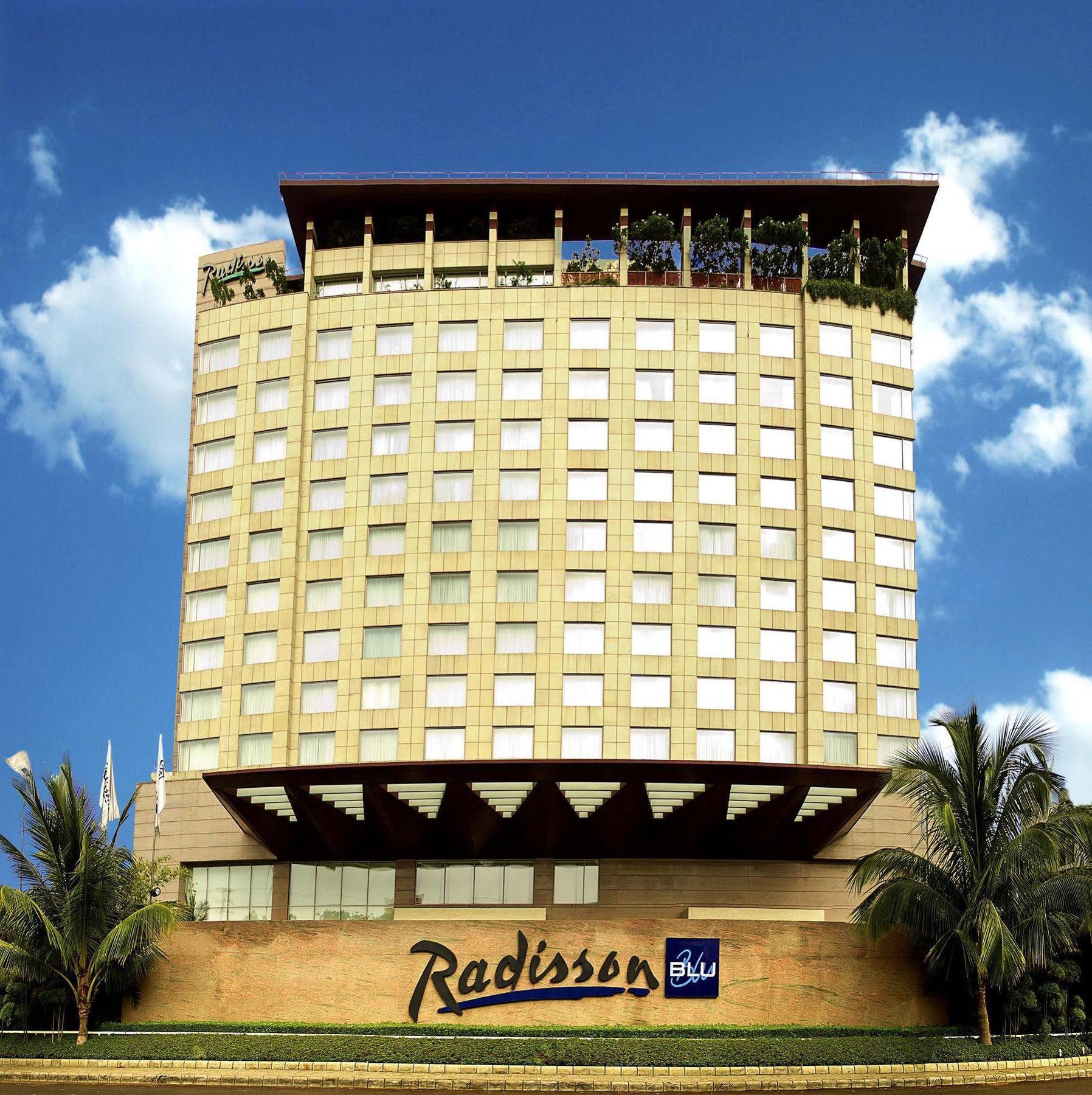 Radisson Blu Hotel, Indore Buitenkant foto